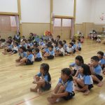 幼児組の子どもたちは真剣だね‼