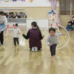 鳥居をくぐり抜け、ダッシュ!